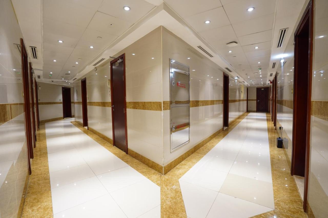 Cube Hotel Dubai Exteriör bild